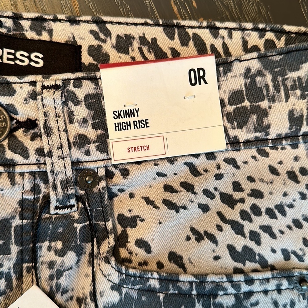EXPRESS Stretch Skinny High Rise Snake Print Jeans, size 0 NWT - Picture 12 of 15